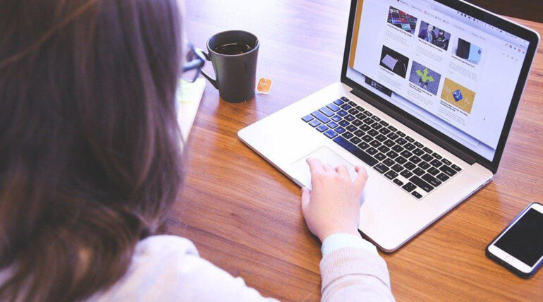 Kişisel tanıtım web sitesi
